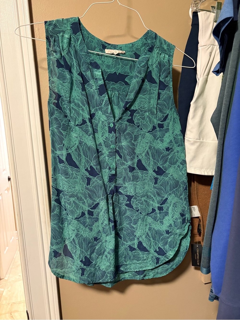 100% silk Sleeveless Teal Floral Button Front Blouse